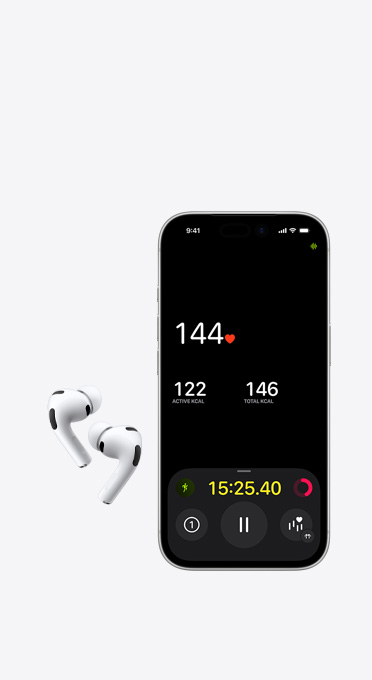 Lijeva i desna bežična slušalica pokraj iPhonea na čijem se zaslonu prikazuje praćenje pulsa